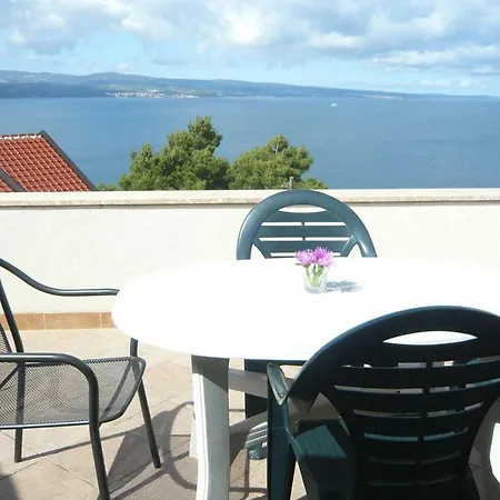 Apartments Munivrana Omis - Nemira - Cdm05018-Cyb * Omiš