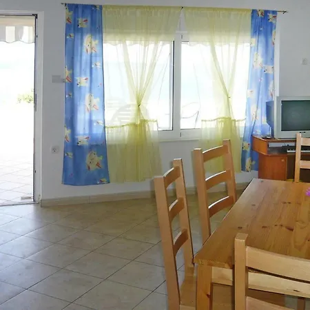Prázdninový dům Apartments Munivrana Omis - Nemira - Cdm05018-Cyb