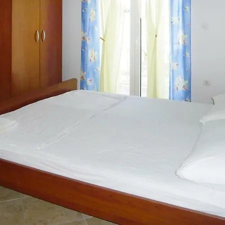 Prázdninový dům Apartments Munivrana Omis - Nemira - Cdm05018-Cyb